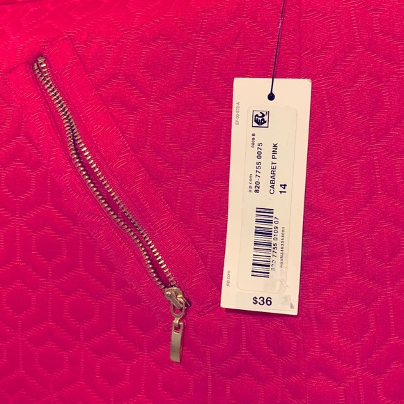 NWT, PINK Worthington skirt, hexagon pattern, gold functional zipper pockets. - Picture 2 of 5